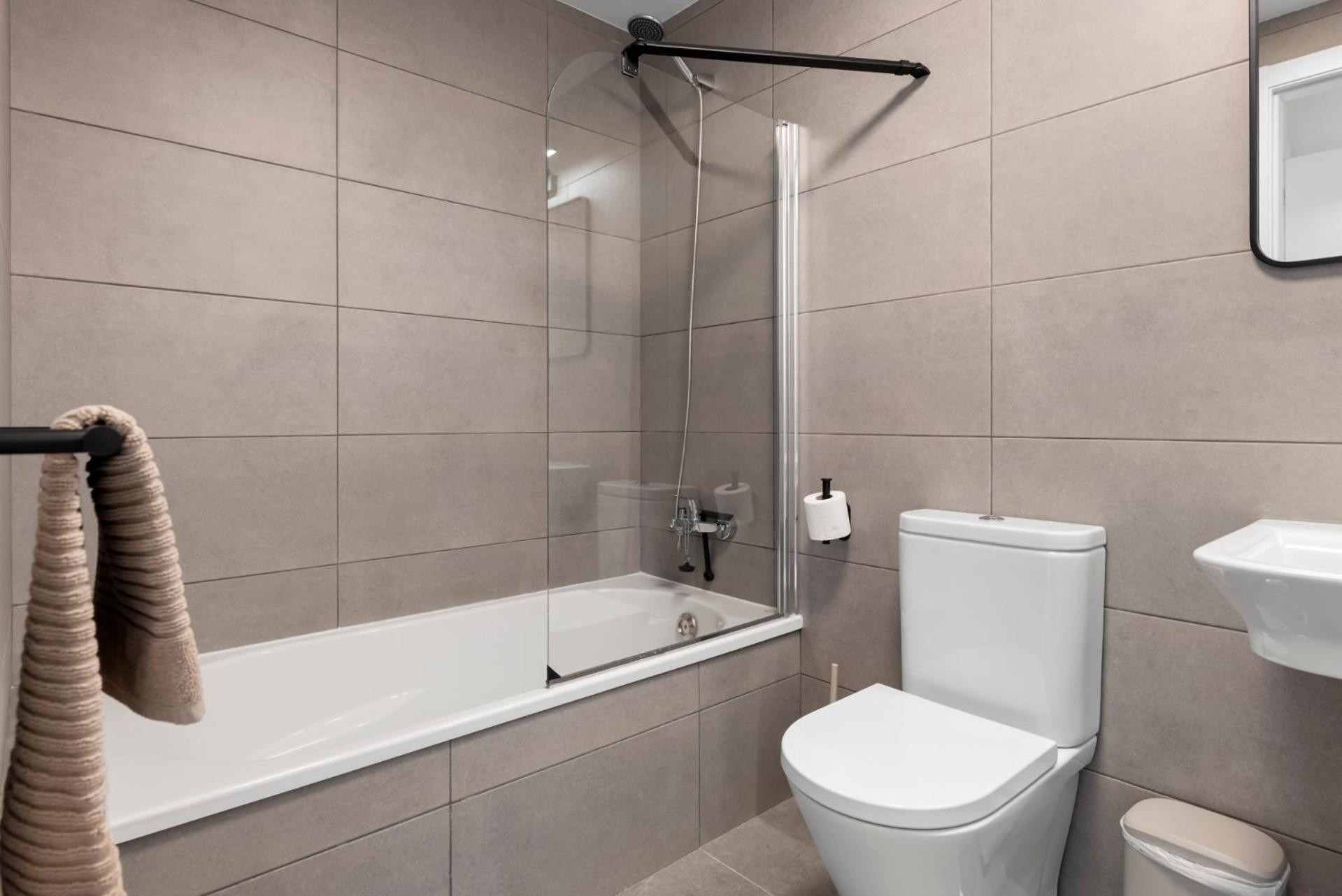 Beautiful 2-Bedroom Apartment Near Center And Beach Estepona Zewnętrze zdjęcie