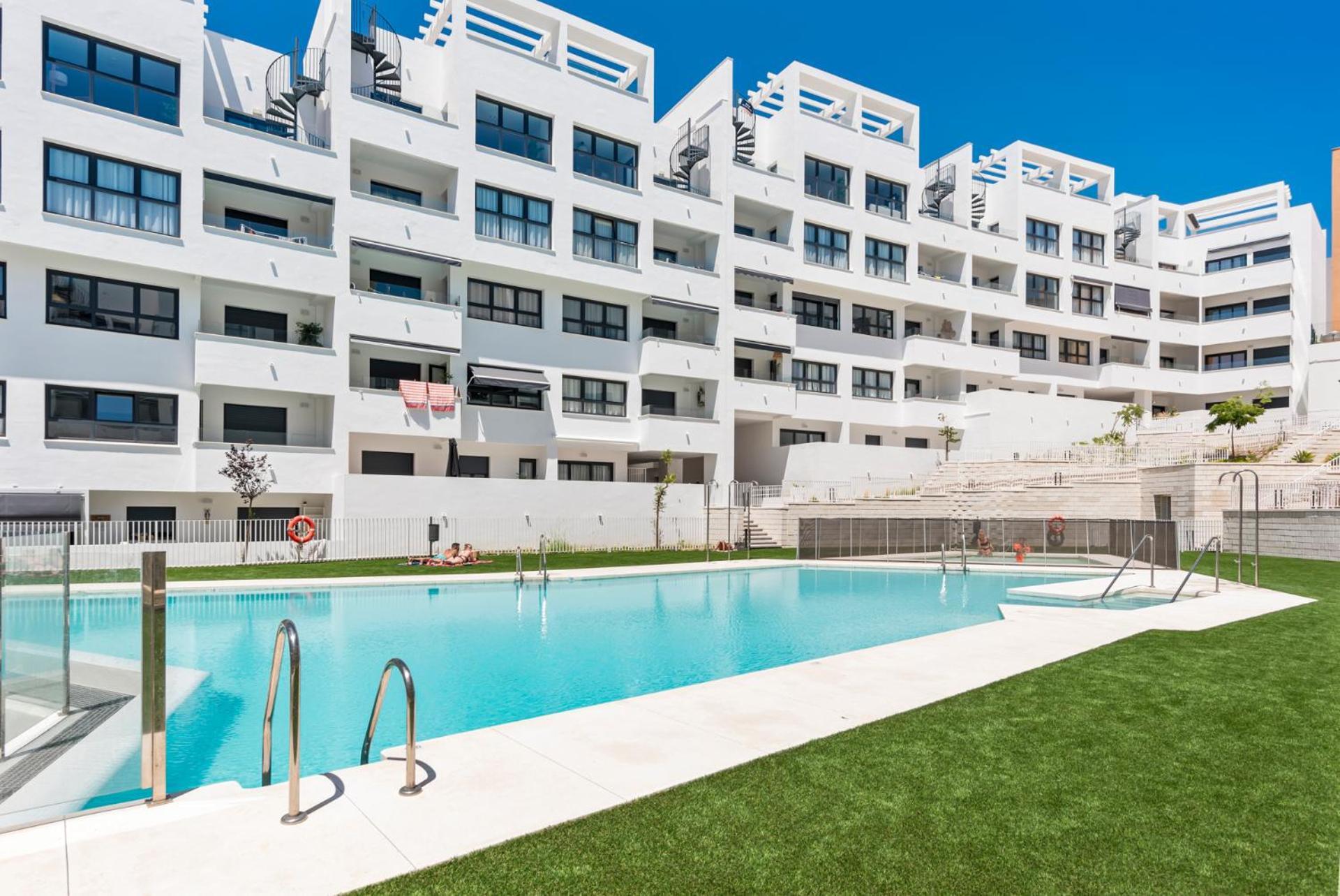 Beautiful 2-Bedroom Apartment Near Center And Beach Estepona Zewnętrze zdjęcie