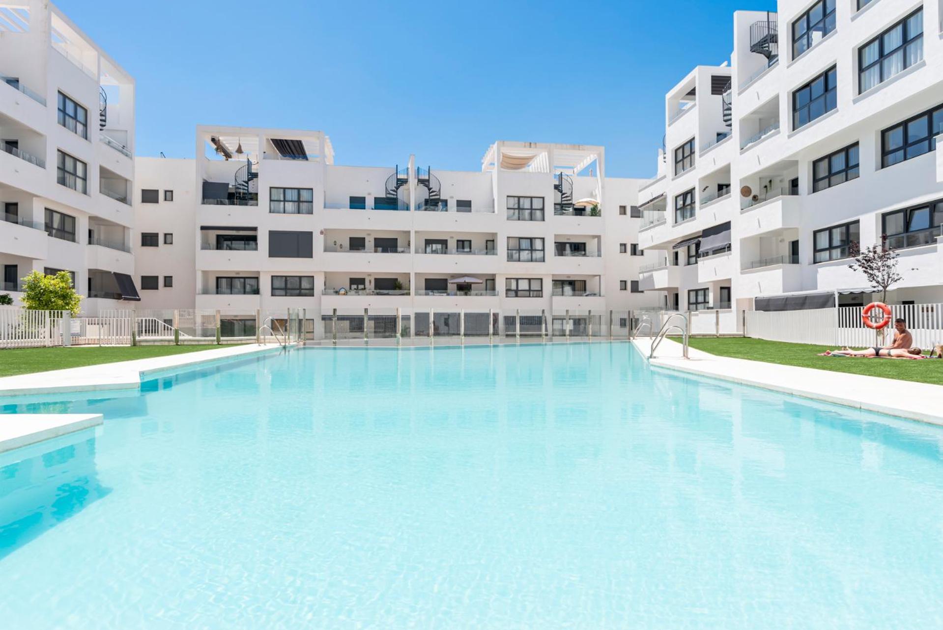 Beautiful 2-Bedroom Apartment Near Center And Beach Estepona Zewnętrze zdjęcie