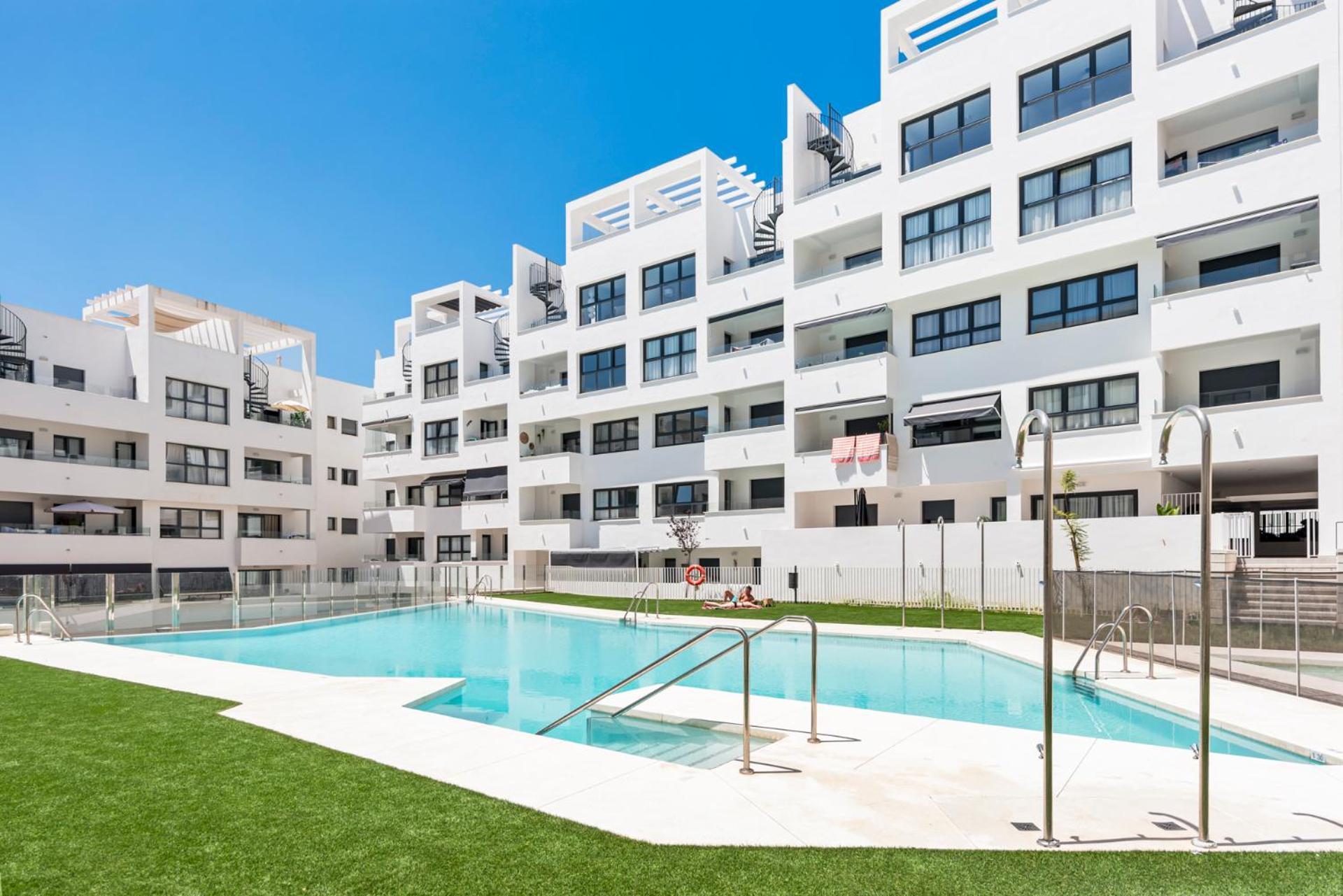 Beautiful 2-Bedroom Apartment Near Center And Beach Estepona Zewnętrze zdjęcie
